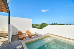 Jungle Penthouse with Private Rooftop Pool in La Veleta